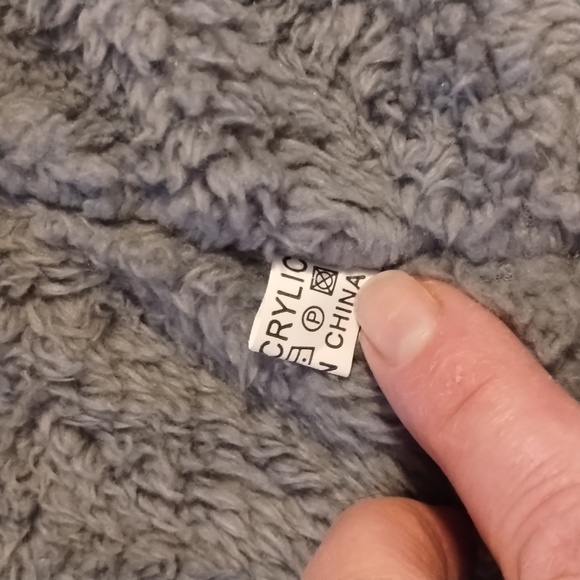 CC fleece lined knit winter hat - Picture 5 of 5